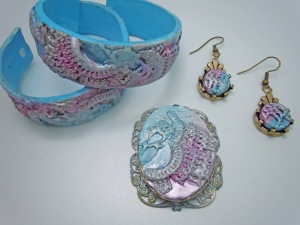 pink blue bracelet brooch deco earrings